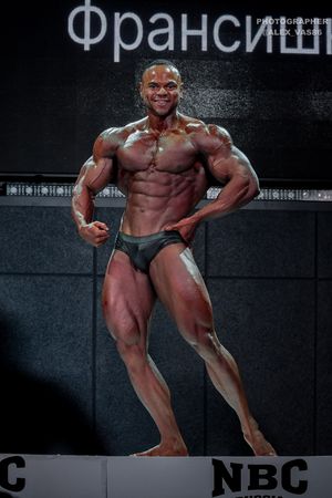 CLASSIC PHYSIQUE